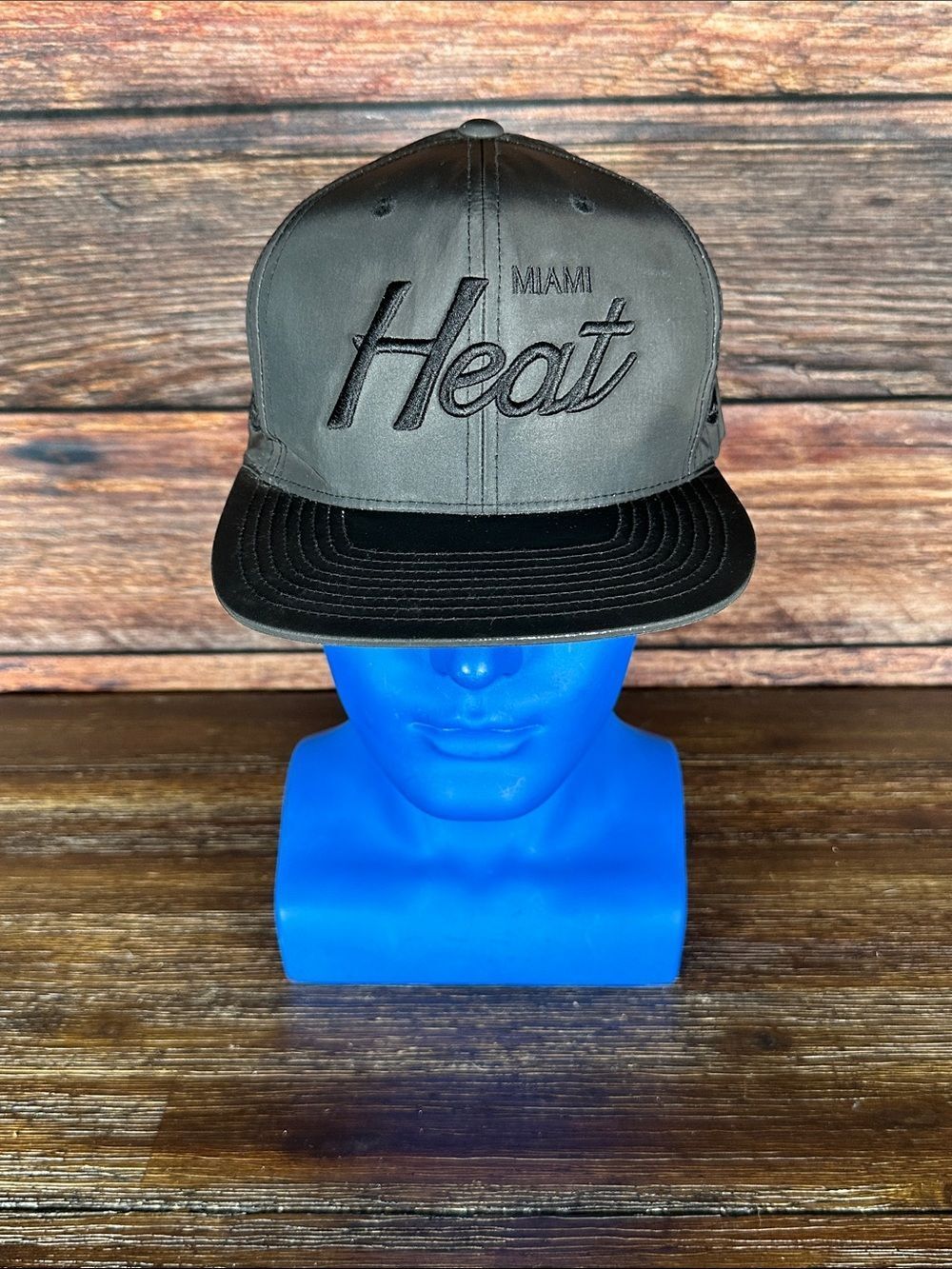 Mitchell & Ness Miami Heat Black Snapback